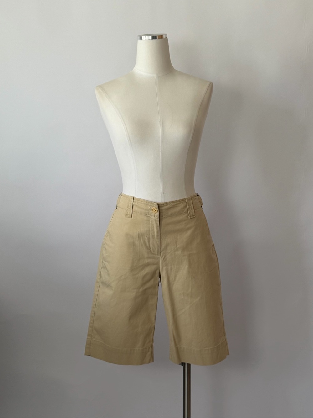 Vintage 1990s Talbots high-waisted shorts size 4. - Picture 2 of 8